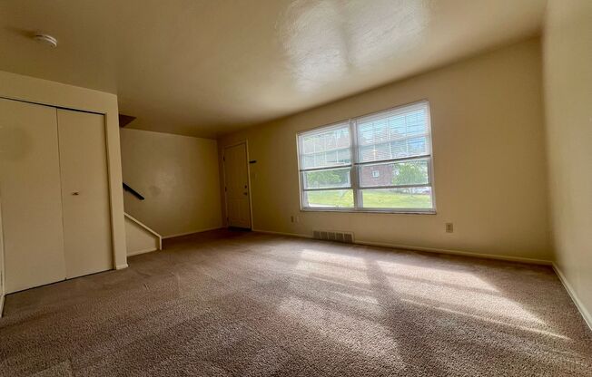 Magnificent 3 Bedroom Townhome with Garage! A Hidden Gem in Plum! Call Today!