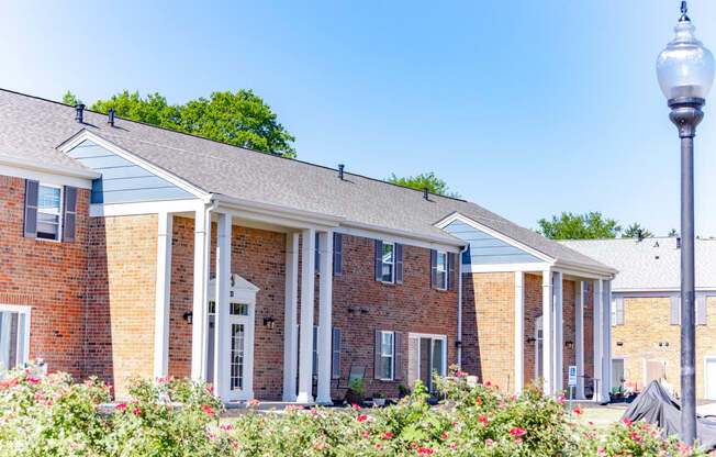 Exterior View at Governor Square Apartments, Indiana, 46032