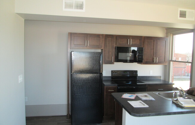 2 beds, 1 bath, 658 sqft, $895