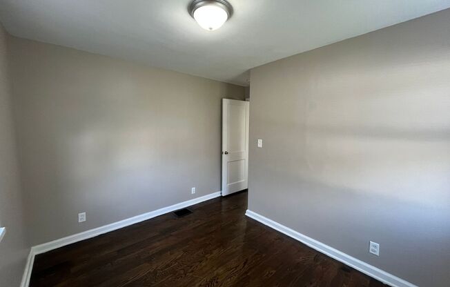 2 beds, 1 bath, $1,375