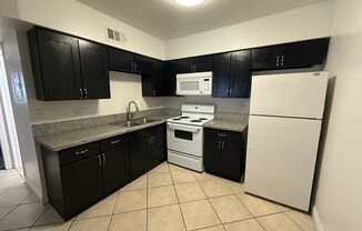 2 beds, 1 bath, 750 sqft, $1,100, Unit 214