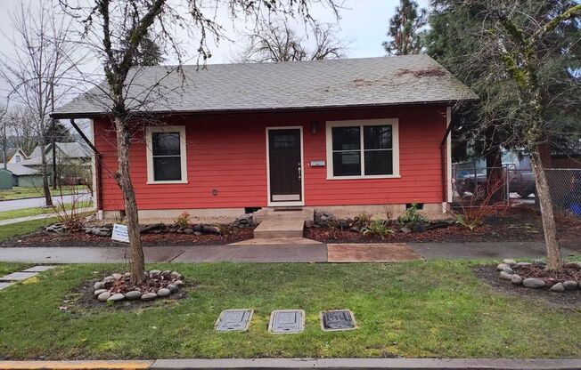 Cute Two-Bedroom Home In Springfield!