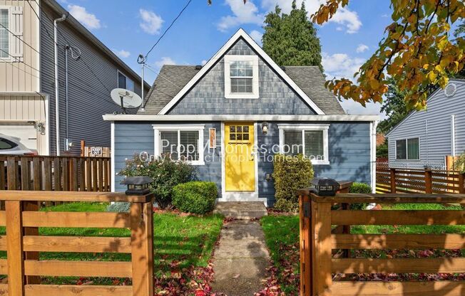 Spacious and Bright Four Bedroom Home in Powellhurst-Gilbert!