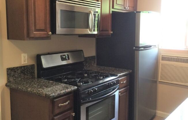 1 bed, 1 bath, $1,895