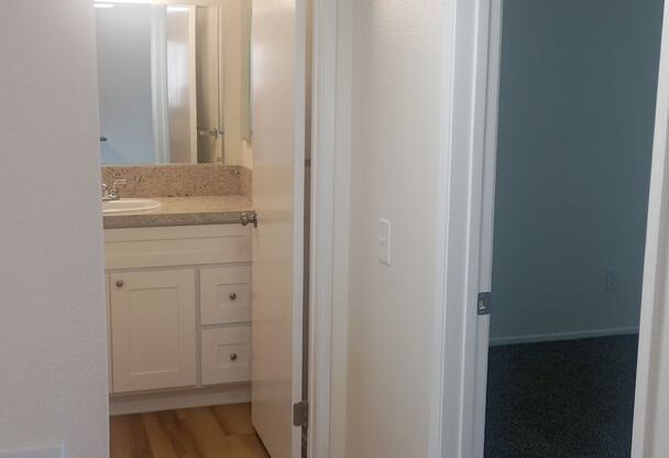 1 bed, 1 bath, 665 sqft, $1,975, Unit 219