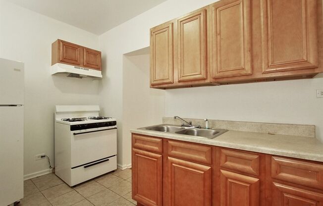 1742 E 72nd