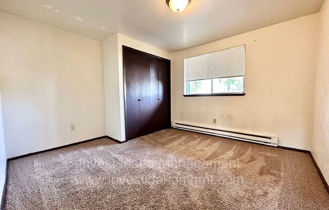 2 beds, 1 bath, $1,195