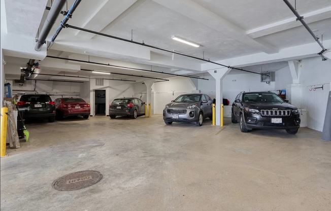 3 beds, 2 baths, 1,200 sqft, $5,300, Unit Unit 7