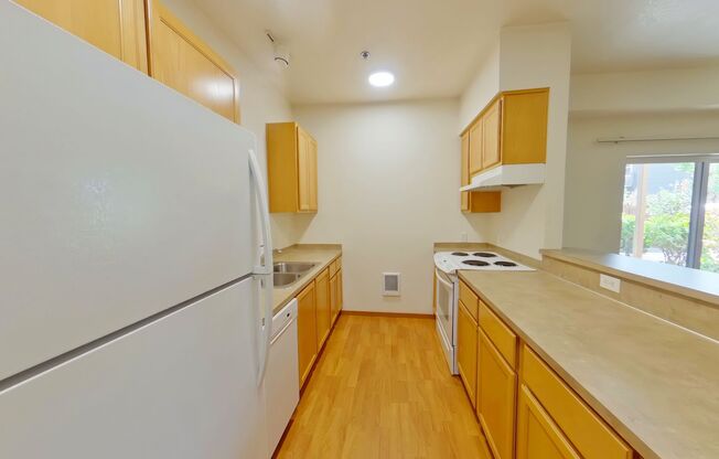 2 beds, 1 bath, $1,700, Unit 103