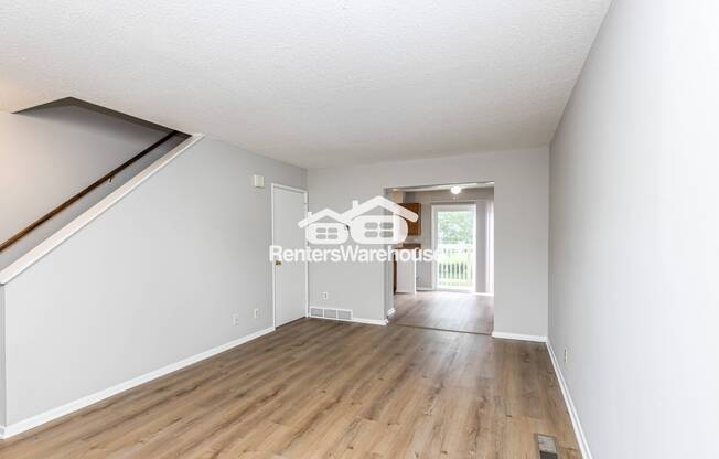 8027 E 88 ST