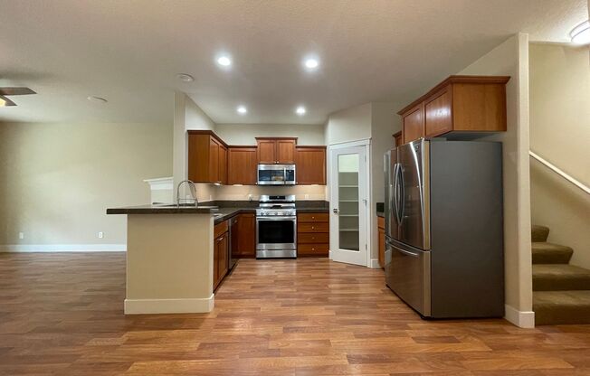 3Bd 3Ba Home in Hillsboro with Attached Garage, Washer & Dryer Included, and Stainless Steel Appliances.
