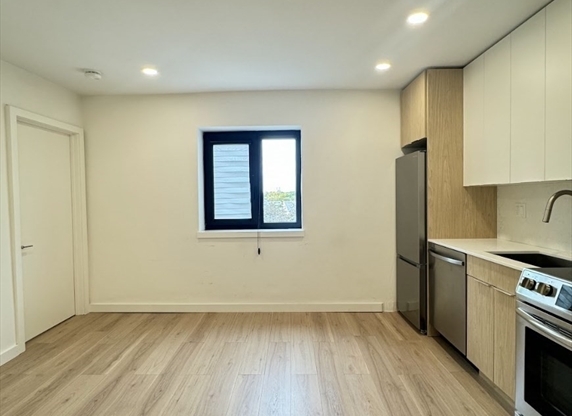 11 PARKER HL AVE
