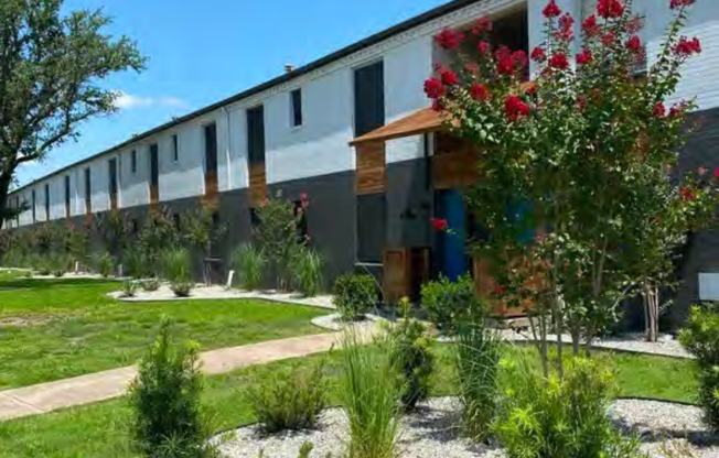 1 bed, 1 bath, 600 sqft, $899, Unit 1729-116