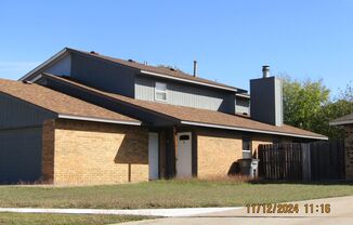 Great home located close to shopping, restaurants , hospital and easy access to Ft. Sill