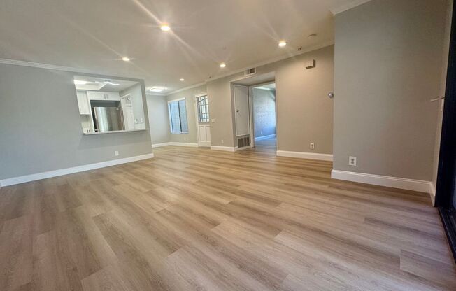 2 Bedroom, Newly Renovated Beautiful Condo in Desirable Aliso Viejo