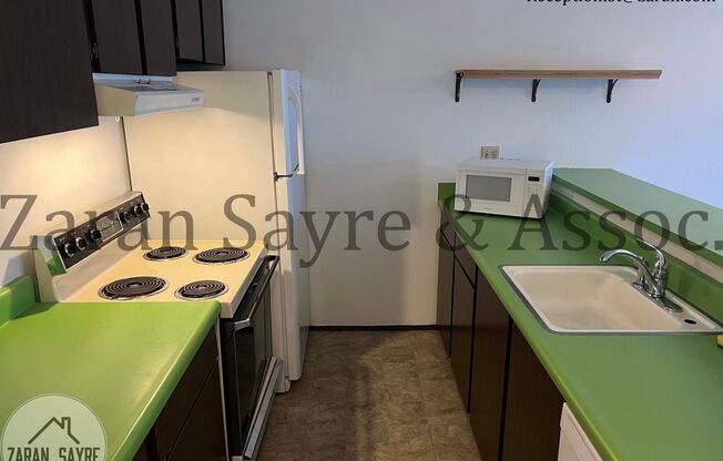 2 beds, 1 bath, $1,425, Unit # #H 12