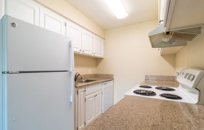 2 beds, 1 bath, 760 sqft, $1,765, Unit 244