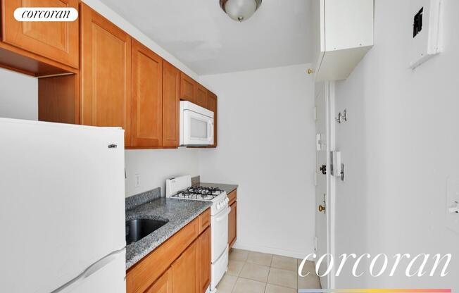 242 East 10th St