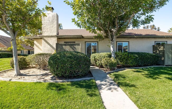 Spacious 4 Bedroom Townhouse in the Heart of Mira Mesa!