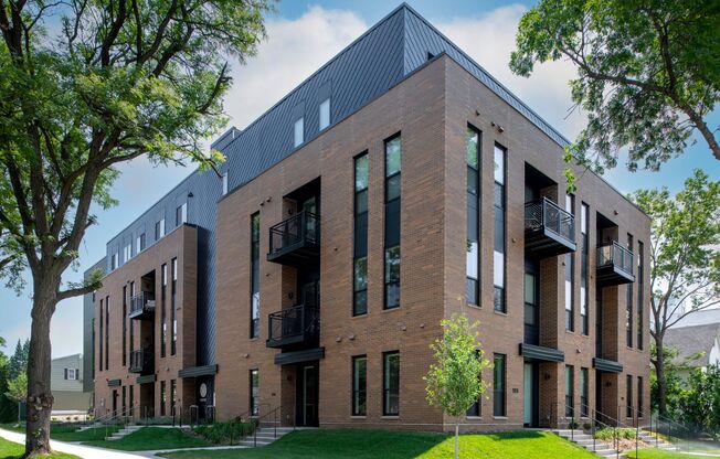 Studio, 1 bath, 394 sqft, $1,236, Unit 307