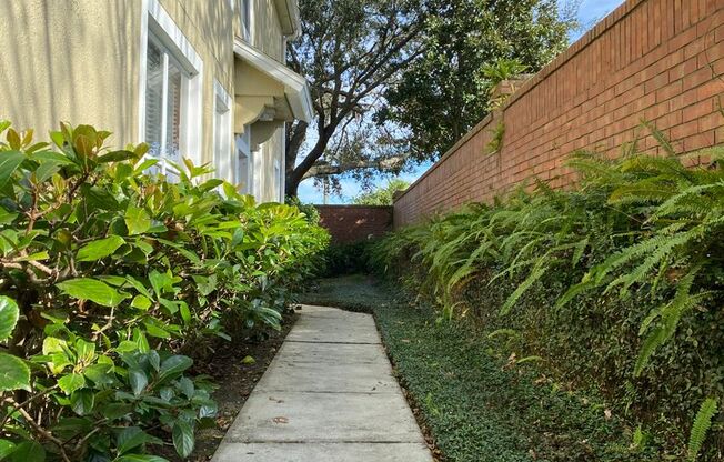 Fully Furnished Town House 3 Bedroom/2.5 Bathroom in Winter Park