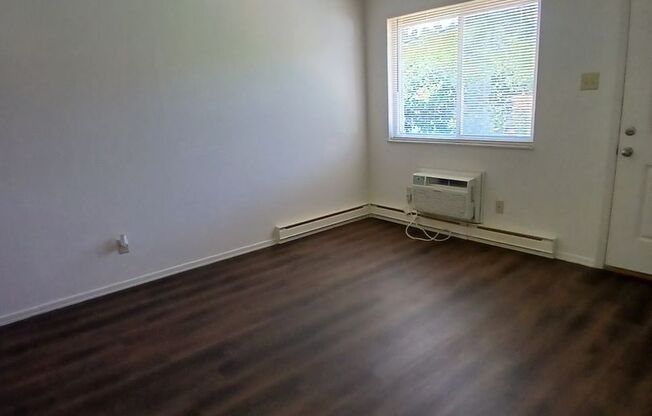 1 bed, 1 bath, 650 sqft, $810, Unit 4021NOT