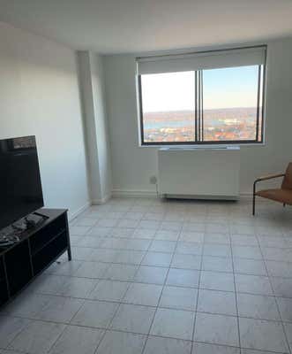 1 bed, 1 bath, 800 sqft, $2,600, Unit 19D