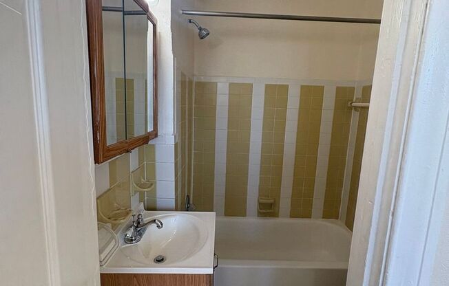 1 bed, 1 bath, 530 sqft, $1,195, Unit 405