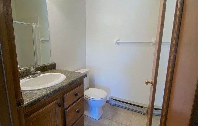 2 beds, 2 baths, 950 sqft, $1,825, Unit 7657CC