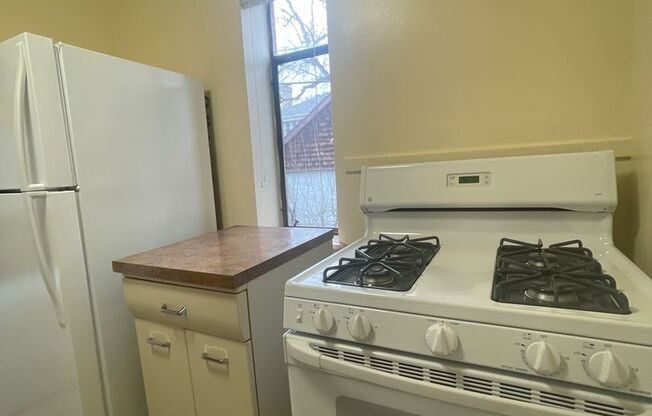 2 beds, 1 bath, 908 sqft, $1,495, Unit 108