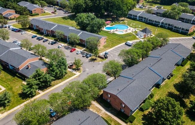 2 beds, 1 bath, 900 sqft, $2,020, Unit 370