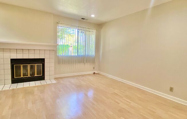 $3,090 - TWO BEDROOM / 2.5 BATH GORGEOUS REMODELED FREMONT TOWNHOUSE IN ARDENWOOD