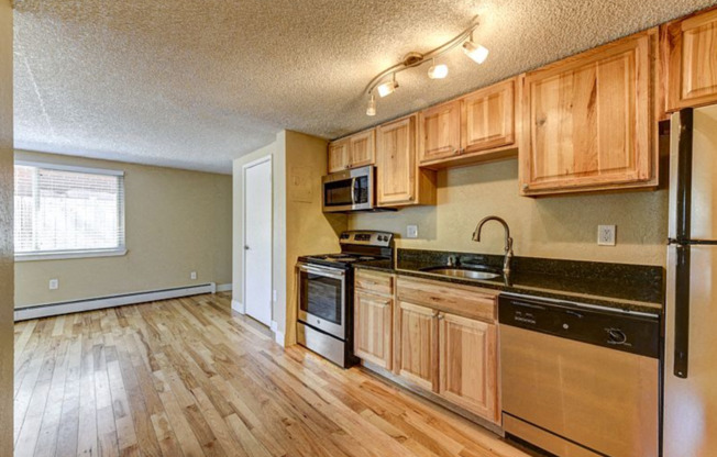 253–253 N Grant St – Spacious & Updated 1-Bedroom Apartments in West Wash Park!