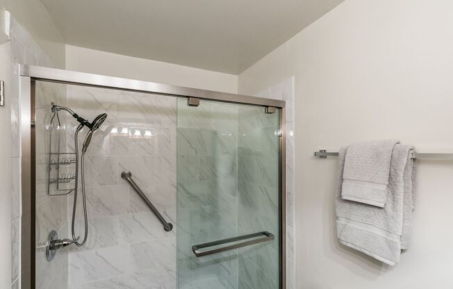 2 beds, 1 bath, 1,173 sqft, $1,880, Unit C11