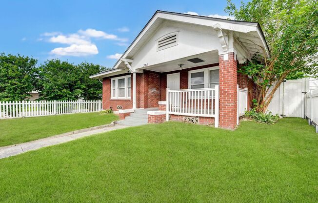 3 Bed 2 Bath Fenced Home!