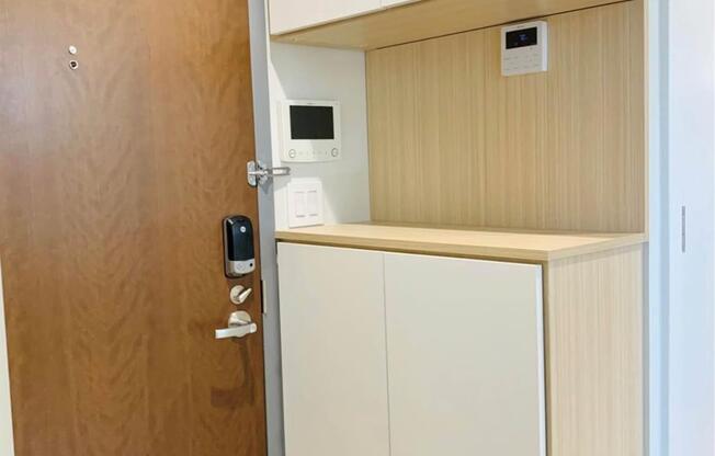 1 bed, 1 bath, 500 sqft, $3,200, Unit 2B