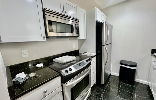 1661 1663 WASHINGTON ST