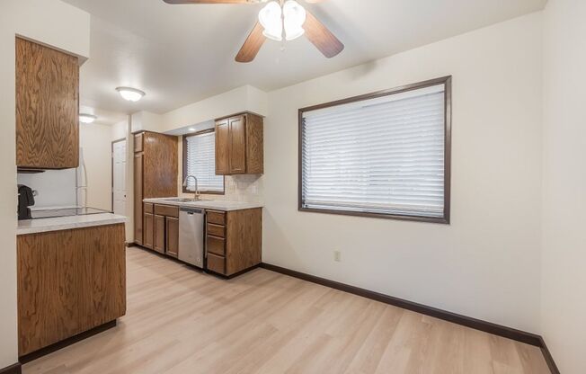 2 beds, 1 bath, $1,495