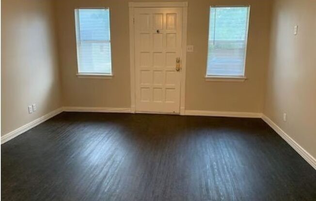 Cozy 2 Bed, 2 Bath Home in Vibrant Old East Dallas