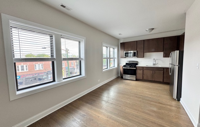 3409 W Fullerton Ave