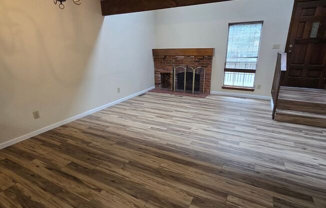 Stunning Townhome with Prime Location and Modern Features!