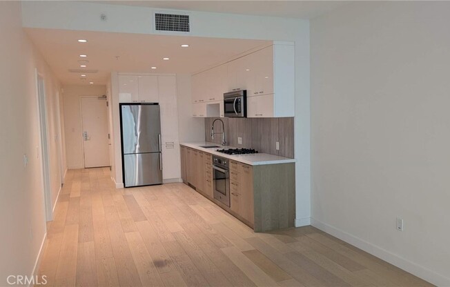 1 bed, 1 bath, 941 sqft, $3,000, Unit 922