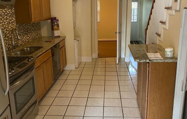 3 beds, 1 bath, $2,500