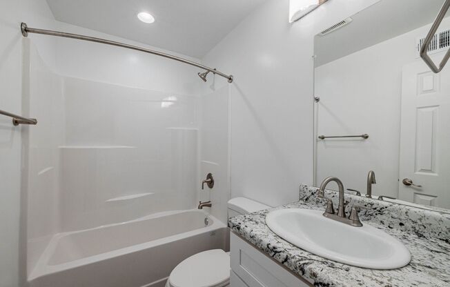 3 beds, 2 baths, 1,200 sqft, $1,995, Unit 2290-03