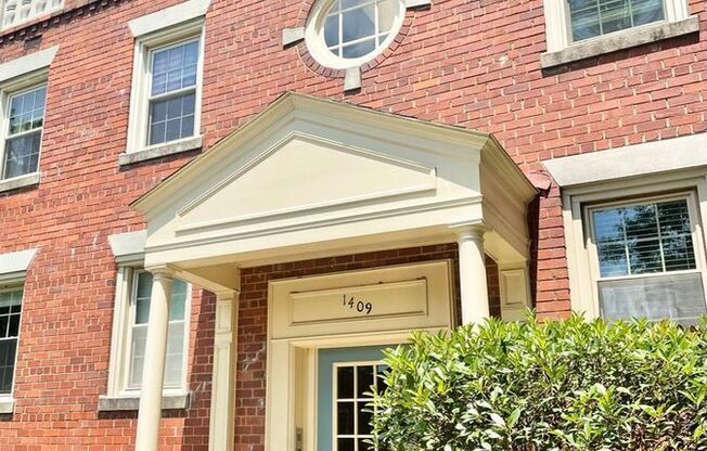 1409 E ABINGDON DR