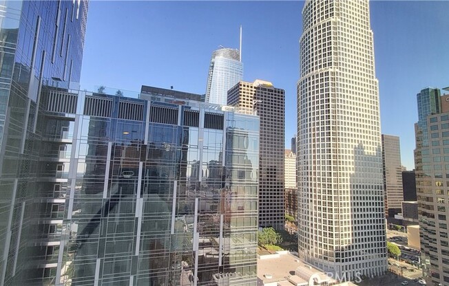 1 bed, 1 bath, 695 sqft, $2,700, Unit 2403