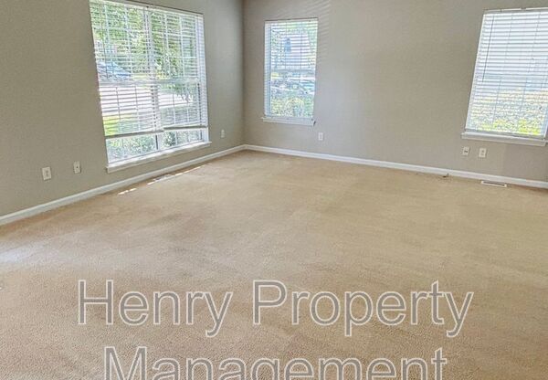 114 RIVA TRCE DR