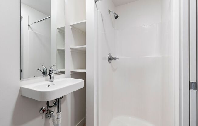 Studio, 1 bath, 270 sqft, $1,350, Unit 408