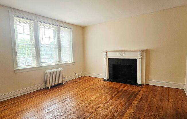 2 beds, 1 bath, 1,100 sqft, $1,725, Unit F1