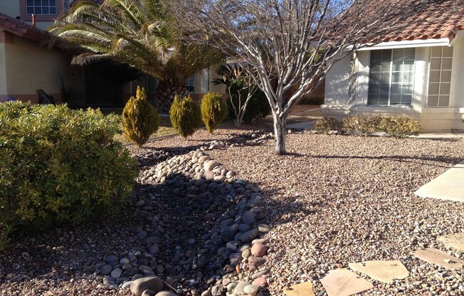 SINGLE STORY HOME – CUL-DE-SAC – 3 CAR GARAGE – DESERT LANDSCAPING